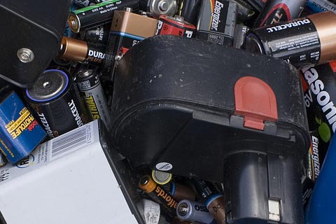 伊美卧龙河林场电动车电池回收_铁锂电池回收处理价格